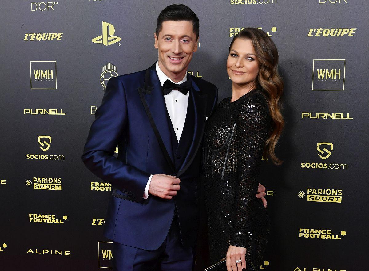 Au „sclipit”! Lewandowski, Messi și soțiile lor au întors toate privirile la Gala Balonului de Aur