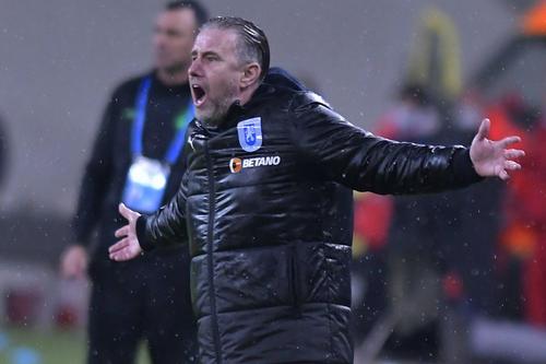 Laurențiu Reghecampf e departe de titlu și departe de performanțele antrenorului din perioada 2012-2014. Concordia Chiajna, echipa lui Reghe din returul campionatului 2011/12, e peste Universitatea Craiova de azi!