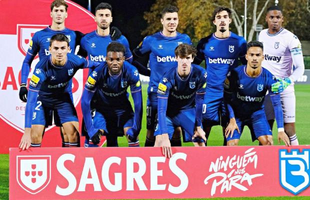 Noua tulpină sud-africană, depistată în rândul echipei Belenenses, puternic afectată de COVID-19 la ultimul meci