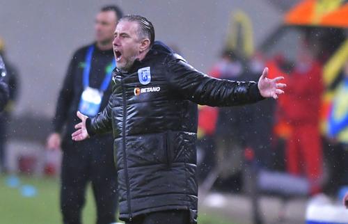 Laurențiu Reghecampf, antrenorul Universității Craiova, a tras concluziile la finalul meciului cu CSO Filiași, 3-0, din „sferturile” Cupei României.