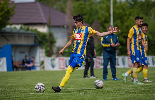 Din Liga 4, în teste la Fiorentina! Cine e Cristian Răducea, căpitanul formației lui Chiriță și Hamza