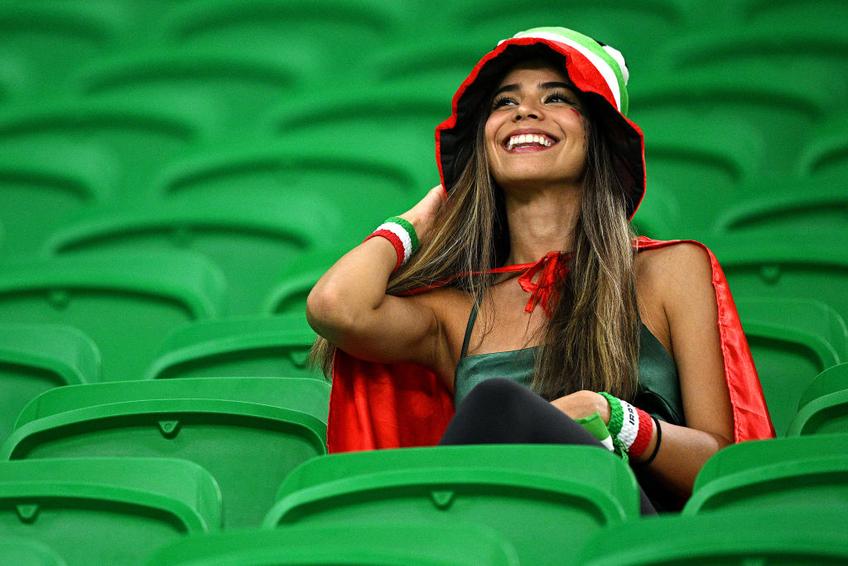 SUA a învins Iranul, scor 1-0, și s-a calificat în optimile de finală de la Campionatul Mondial. În tribunele arenei „Ahmad bin Ali”, iranienii au făcut legea.