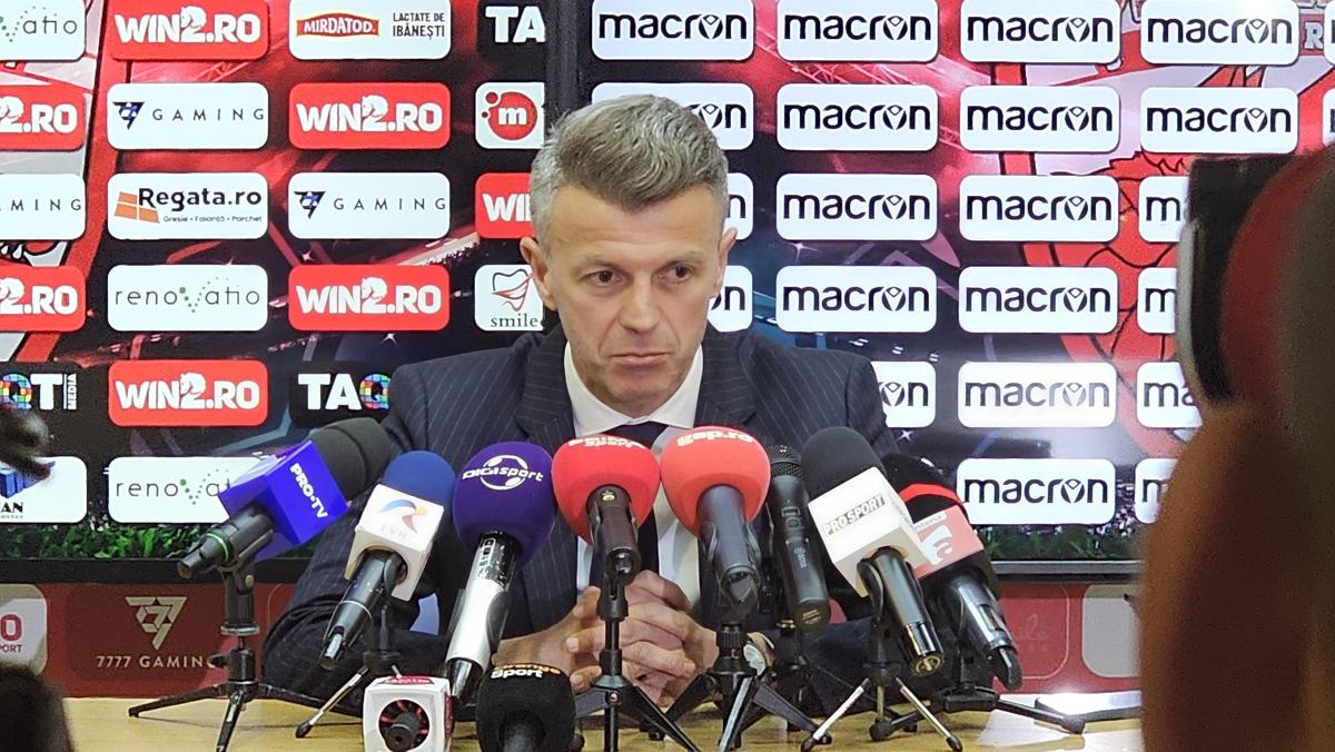 Cine e jucătorul prezent la conferința de adio a lui Ovidiu Burcă și singurul care a postat ceva despre antrenor pe rețele