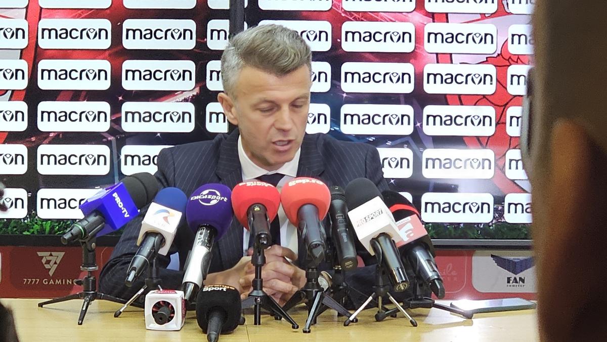 Ovidiu Burcă la conferința de adio de la Dinamo