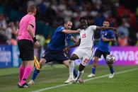Decizia radicală care schimbă fotbalul! „Eliminarea temporară” a fost aprobată! 10 minute afară și pentru faulturi tactice!