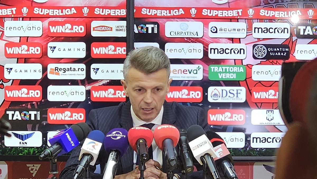 Cine e jucătorul prezent la conferința de adio a lui Ovidiu Burcă și singurul care a postat ceva despre antrenor pe rețele