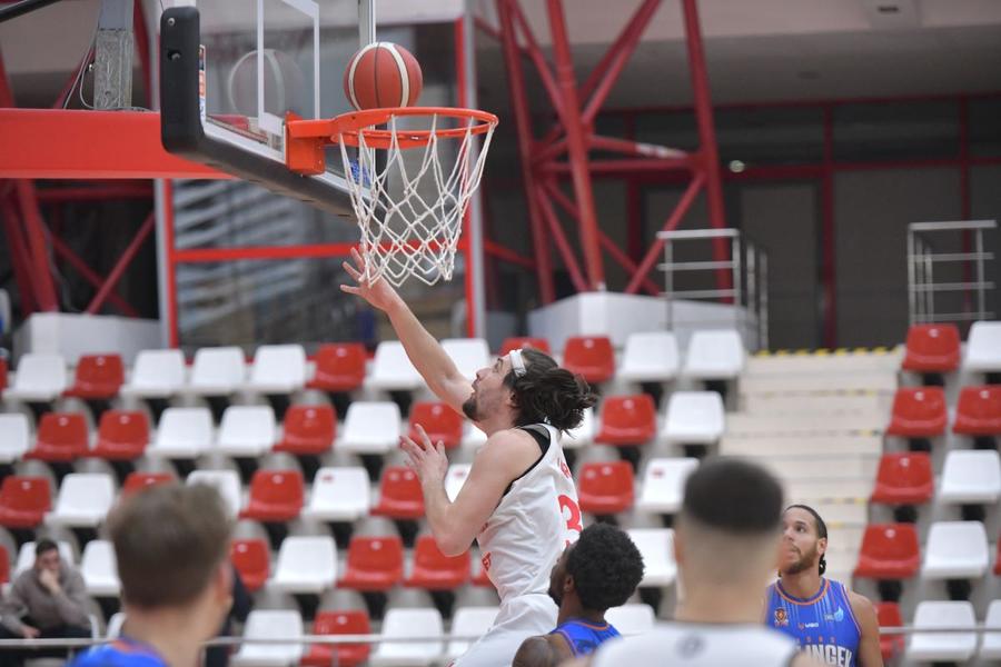 Imagine din timpul meciului Dinamo - Fyllingen Lions, din ENBL, scor 105-89 Foto: GSP / Cristi Preda București: mic ghid de trântit ușa în nasul sporturilor