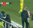Aaron Boupendza, scandal cu fanii la Rapid - Petrolul