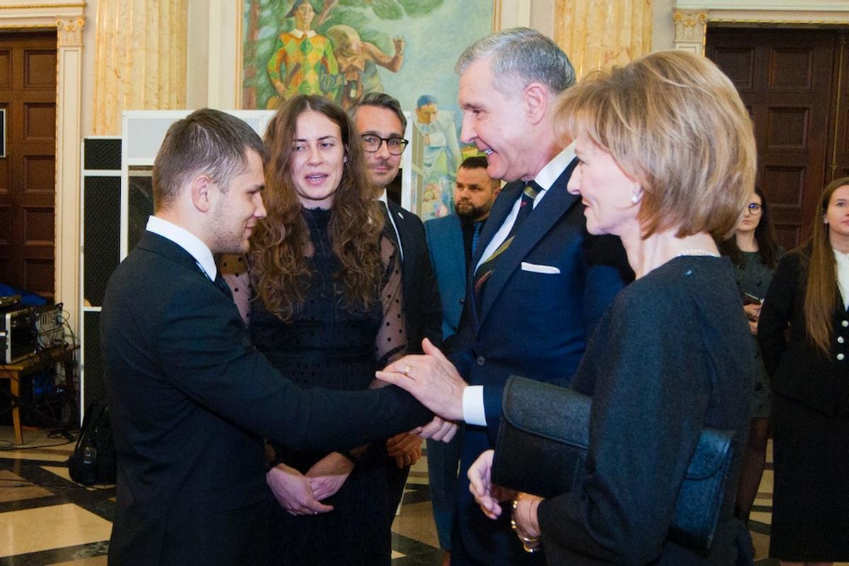 David Popovici a fost premiat de Familia Regală a României » Sportivii, seară de gală în Sufrageria de Stat de la Palatul Regal