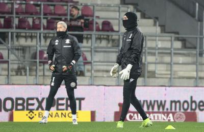 Titular pe foaia de joc pentru Rapid în meciul cu Petrolul, s-a accidentat la încălzire și a fost înlocuit