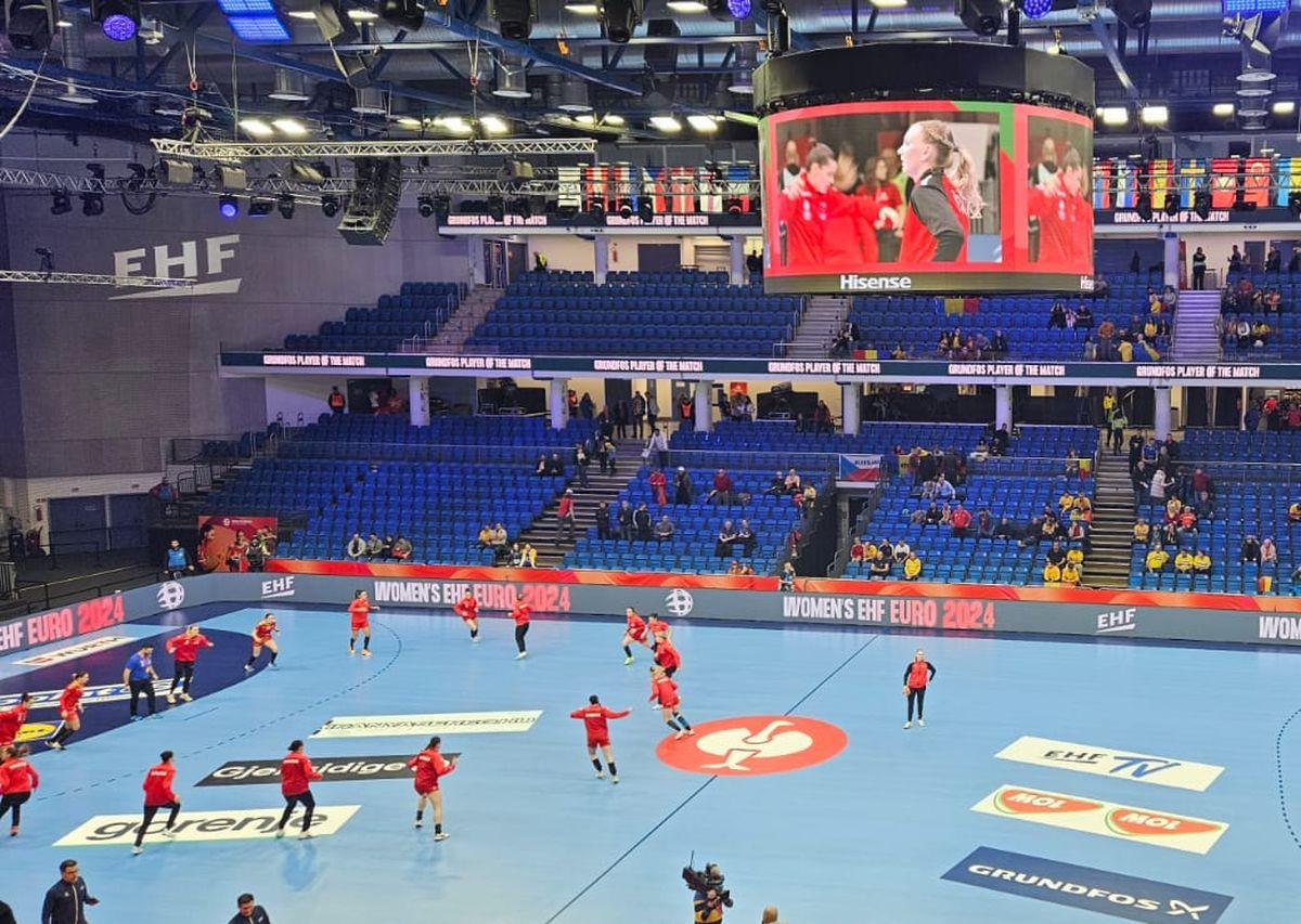 Imagini de la România - Cehia, în Fonix Arena