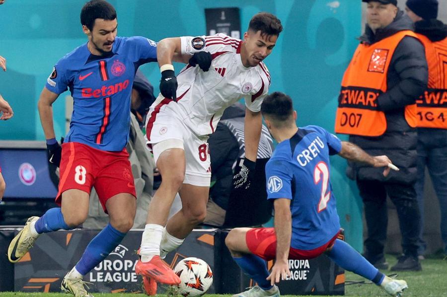 Valentin Crețu și Adrian Șut, în FCSB - Olympiakos // foto: Imago Images FCSB are 4 dintre primii 5 jucători cu cele mai multe minute pe teren în 2024 » Cine este liderul topului!