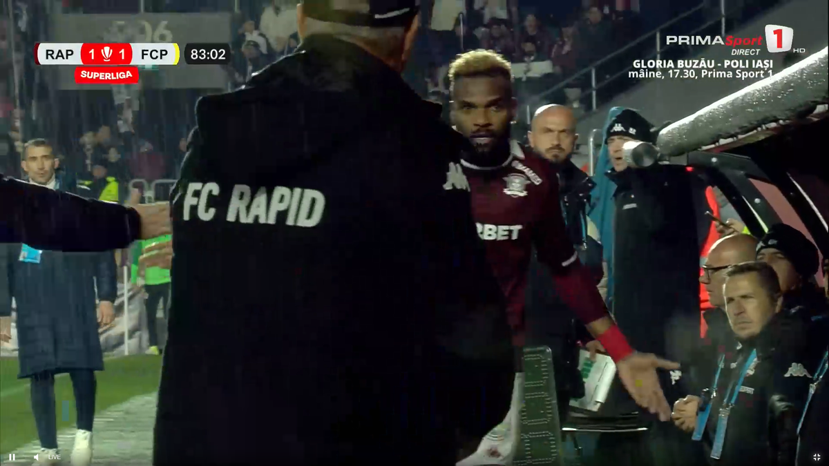 Aaron Boupendza, scandal cu fanii la Rapid - Petrolul