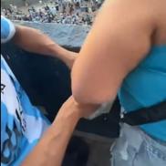 Fanii lui Racing au obiceiuri sininistre la jocurile de pe peren propriu, dorind ca rudele moarte să fie pe stadion