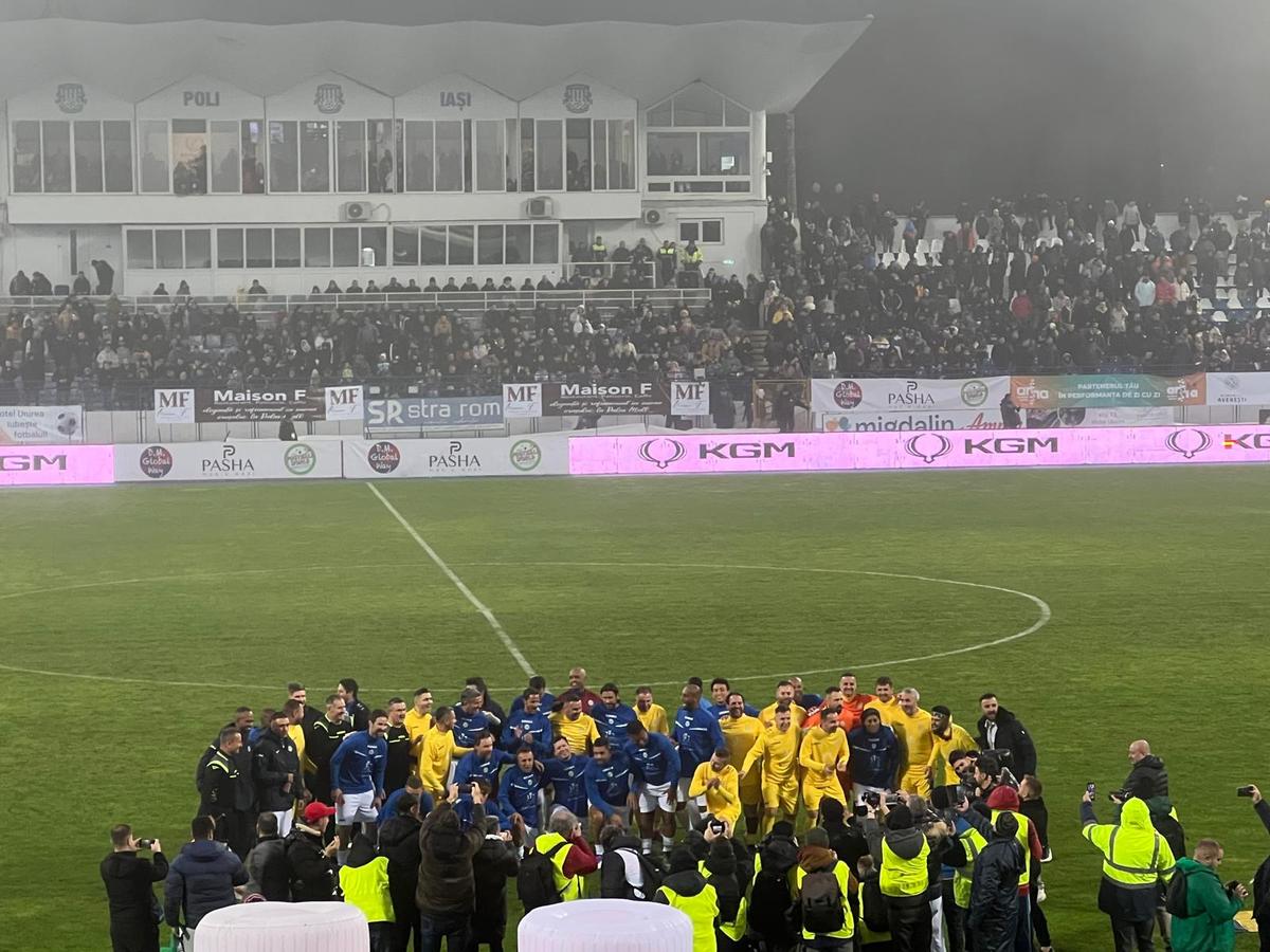 Vizita lui Ronaldinho la Iași, un eșec total: asistență redusă, iar organizarea a fost la pământ