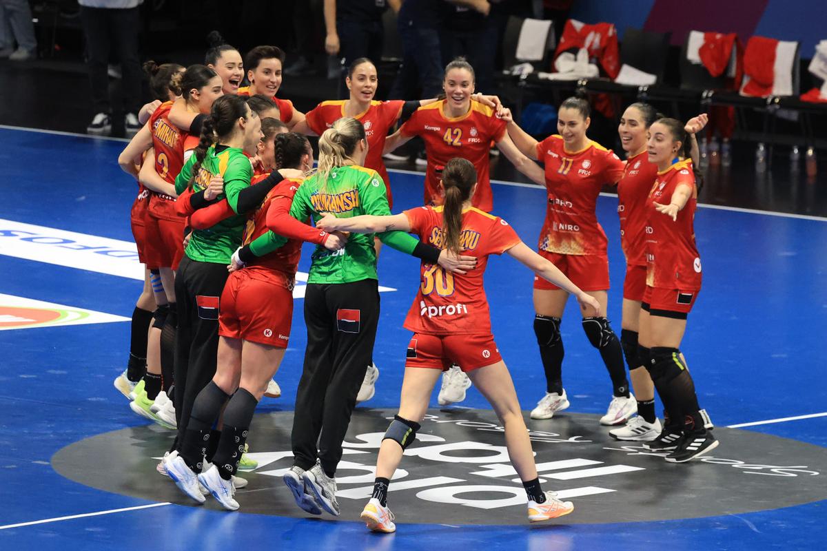 Sorina Grozav: „Poate câștigăm grupa, de ce nu?” » Golghetera României „simte” că „tricolorele” pot face un Mondial de vis