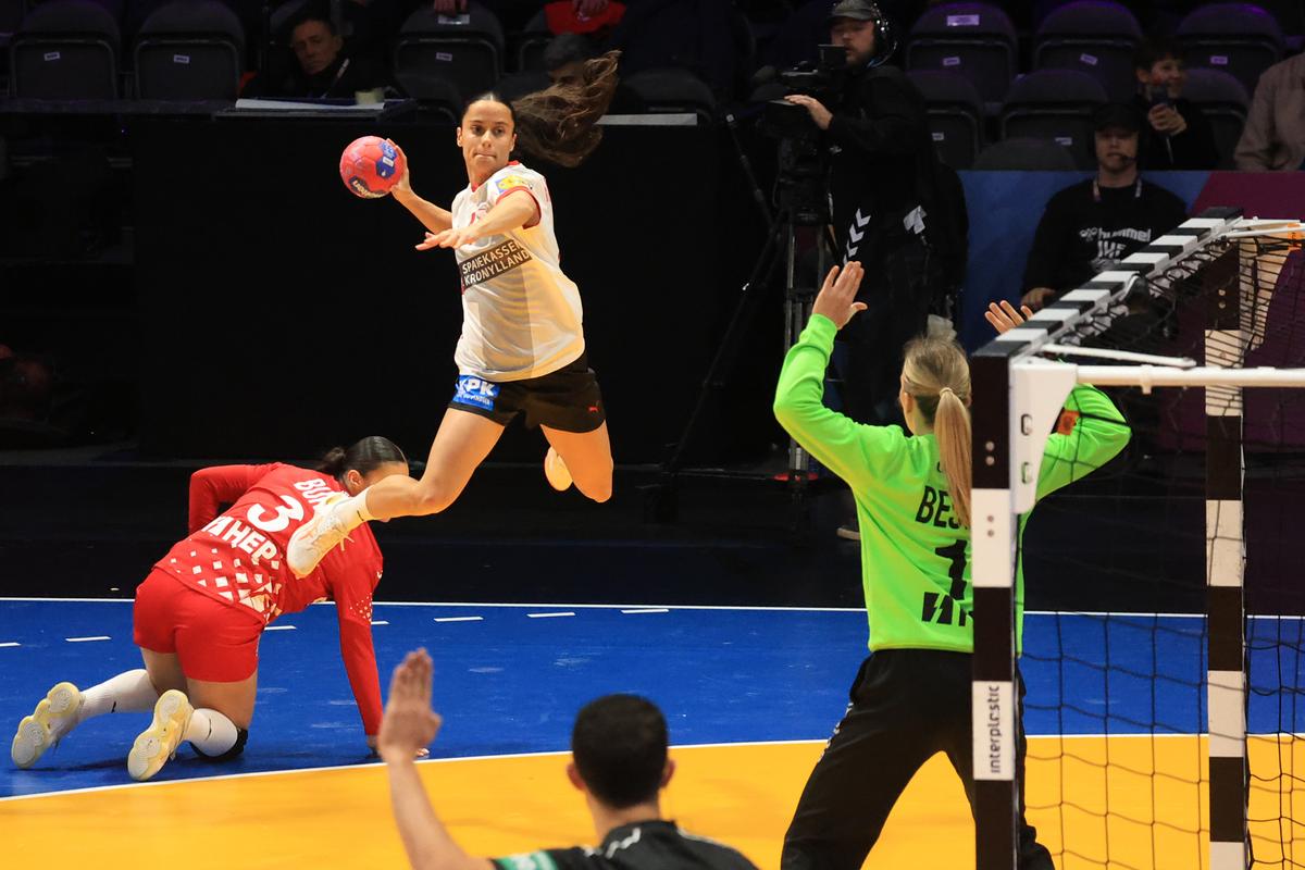 Danemarca, demonstrație de forță înaintea derby-ului de „sferturi” cu România » Clasamentul grupei A la CM de handbal feminin