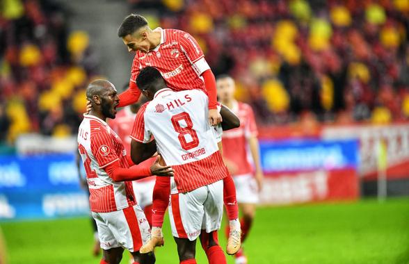 Dinamo - Oțelul Galați 1-0 » Victorie cu cap! „Câinii” se apropie de Rapid, salvați de execuția căpitanului Cîrjan