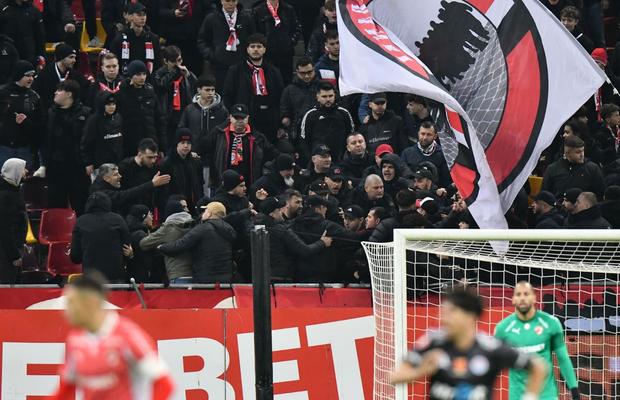 Rebranding cu scandal la Dinamo! Noua siglă a stârnit un val de reacții dure din partea fanilor: „O mizerie! Zici că e sânul Pamelei Anderson”