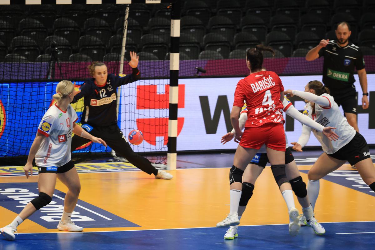 Danemarca, demonstrație de forță înaintea derby-ului de „sferturi” cu România » Clasamentul grupei A la CM de handbal feminin