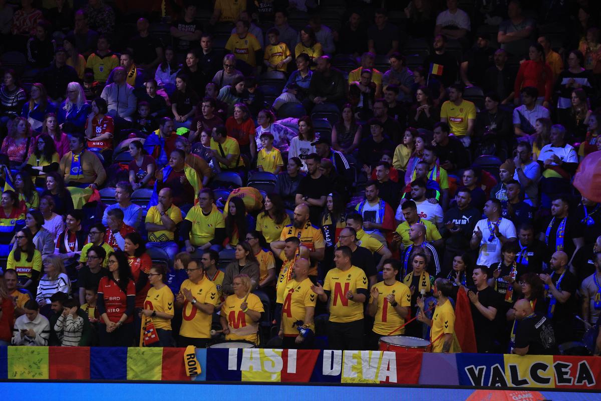 Furtună „tricoloră” la Rotterdam » România a bătut Japonia și s-a calificat MATEMATIC în faza următoare la CM de handbal feminin! Victorie cu BONUS