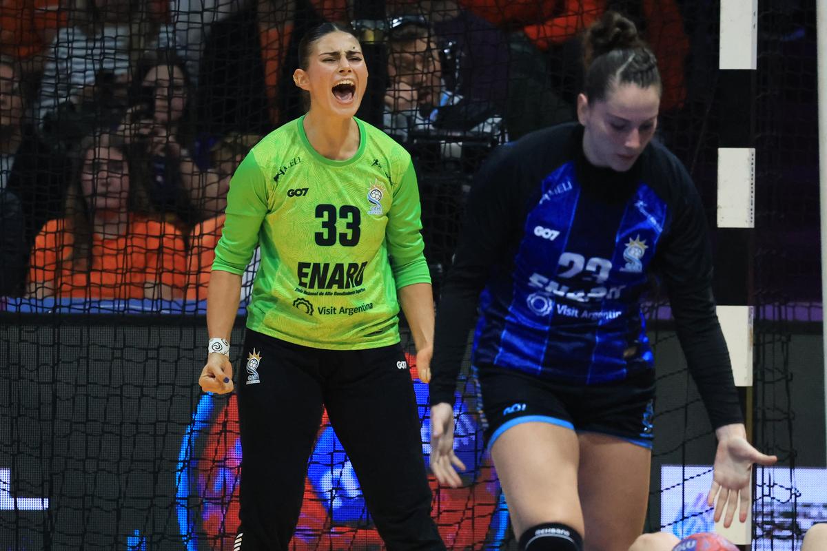 Valentina Menucci își trăiește visul la Rotterdam: „Merită orice sacrificiu!” » Imposibil de ingorat la meciul contra Olandei