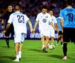 VIDEO+FOTO S-a retras Diego Forlan » Meci de vis în Uruguay, cu staruri internaționale: Cine a fost cel mai ovaționat după Forlan + Suarez a jucat portar și a avut câteva reflexe extraordinare :D