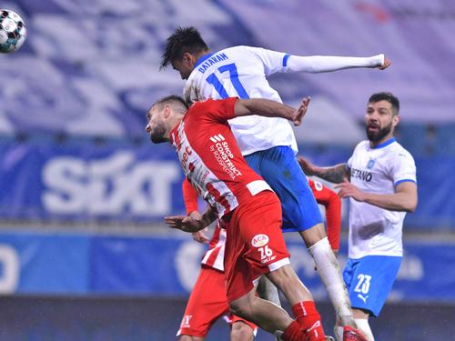 Dinamo îl vrea pe Marius Tomozei (31 de ani), fundaș dreapta care și-a reziliat contractul cu UTA. Fotbalistul nu este convins că va accepta oferta.
