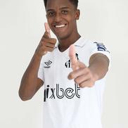 Santos își modifică stema clubului în onoarea legendarului Pele. Foto: Instagram @santosfc