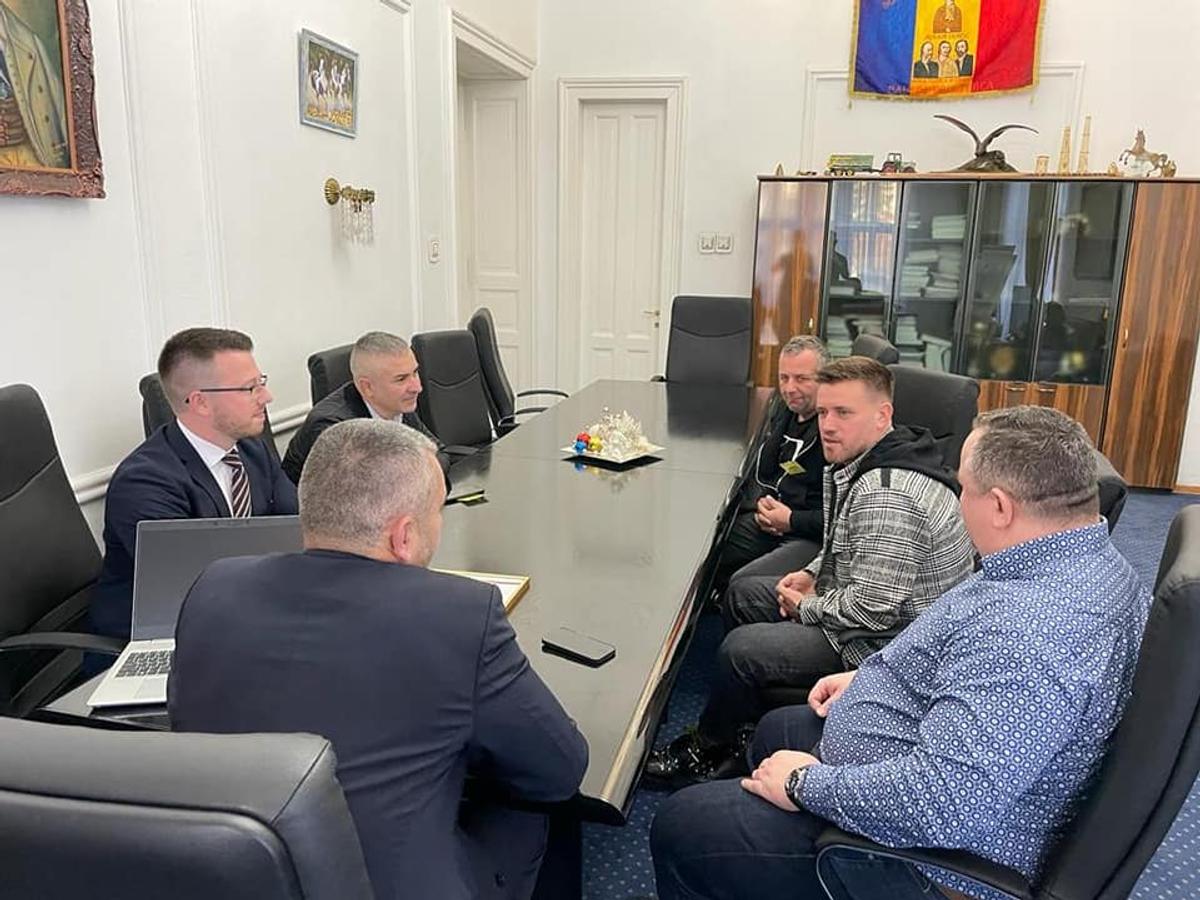 Mihai Pintilii, premiat de prefectul județului Hunedoara