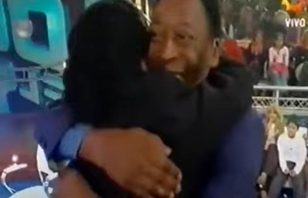 Imagini de neuitat cu Maradona și Pelé » Ziua în care s-a îndeplinit marele vis al lui Diego! Momentul istoric petrecut direct la TV