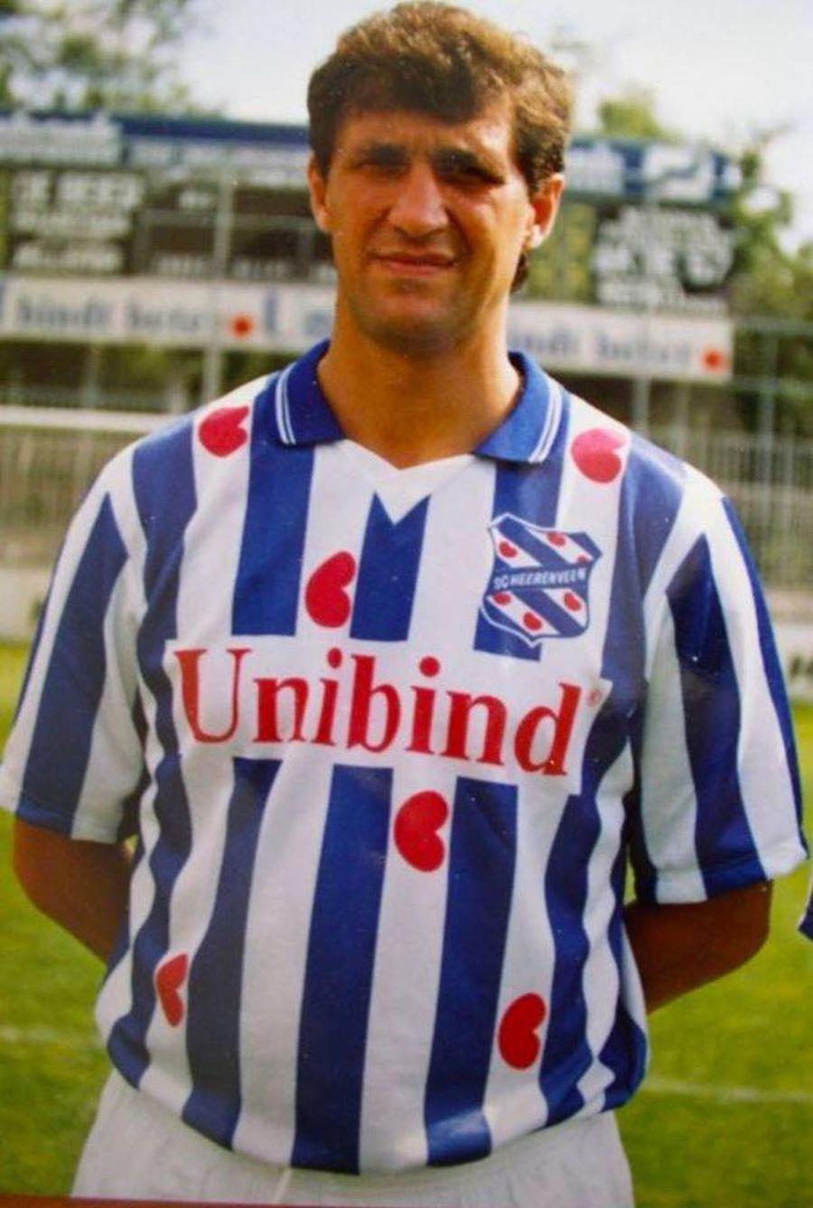 Antrenorul care l-a făcut atacant pe Van Nistelrooy, interviu savuros despre cei 5 români antrenați: „Era ca într-un film vechi. O saltea, un televizor, o lampă care atârna din tavan, frig, el era singur”