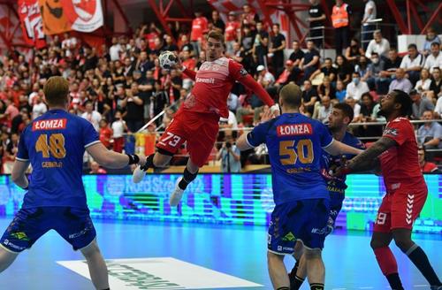 Octavian Bizău  într-un meci din Champions League de anul trecut Foto Raed Krishan