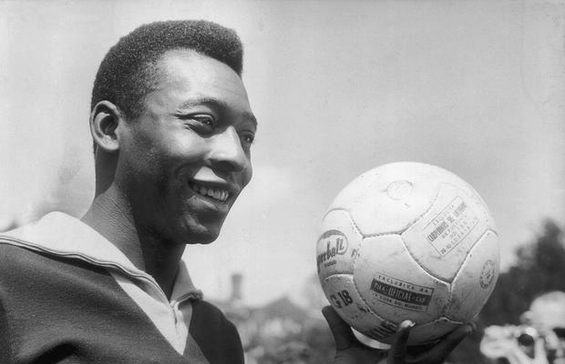 Pele, secretele „Perlei negre” » 7 povești colosale ale regretatei legendei braziliene: crize de plâns, cum și-a ales numele și de ce dribla incredibil pe spații mici