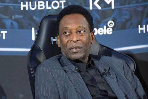 Pele n-a strâns bani din salariul de la Santos, ci mai mult din publicitate, sponsorizări, investiții imobiliare și alte afaceri făcute cu banii de la Cosmos New York.