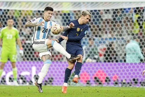 Chelsea s-a înțeles cu Benfica pentru Enzo Fernandez (stânga). Foto: Imago Images