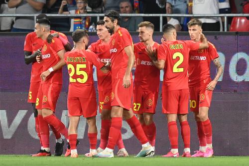 Andrea Compagno (27 de ani), vârful de la FCSB, își petrece vacanța în Madagascar, alături de soție. foto: Imago Images