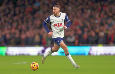 Radu Drăgușin a bulversat presa din Anglia » Notele primite după Tottenham - Wolves