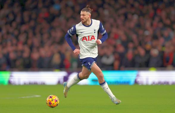 Radu Drăgușin a bulversat presa din Anglia » Notele primite după Tottenham - Wolves