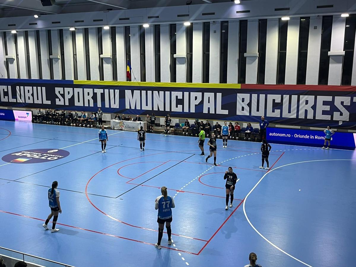10 din 10! Cu Bojana Popovic în tribune, CSM București a câștigat la o diferență uriașă în fața lui HC Zalău