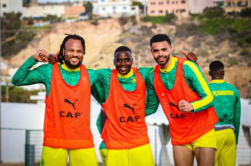 Selecționata Mozambicului și-a confirmat luni calificarea în optimile de finală ale Cupei Africii pe Națiuni.
