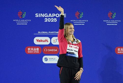 Summer McIntosh pe podiumul mondial FOTO Imago Images