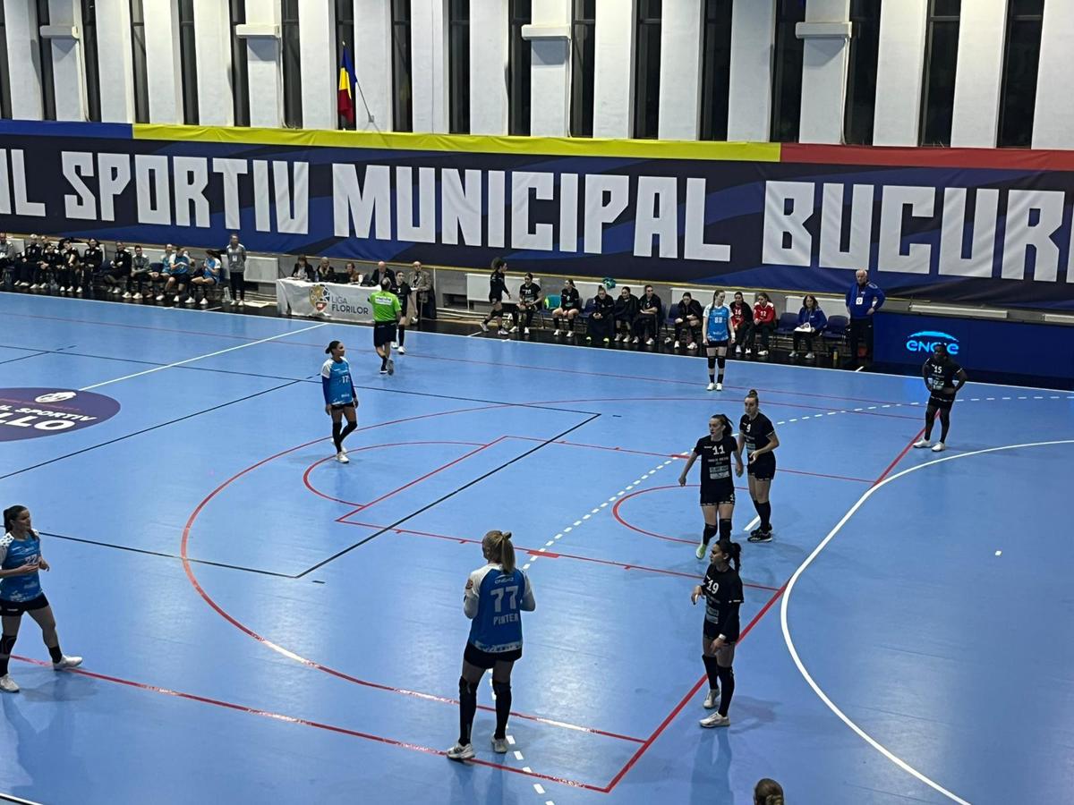 10 din 10! Cu Bojana Popovic în tribune, CSM București a câștigat la o diferență uriașă în fața lui HC Zalău