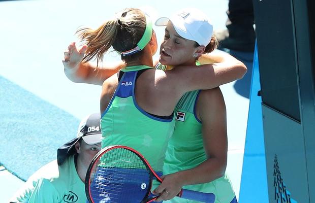Sofia Kenin o învinge pe Ashleigh Barty și se califică în finala de la Australian Open 2020!