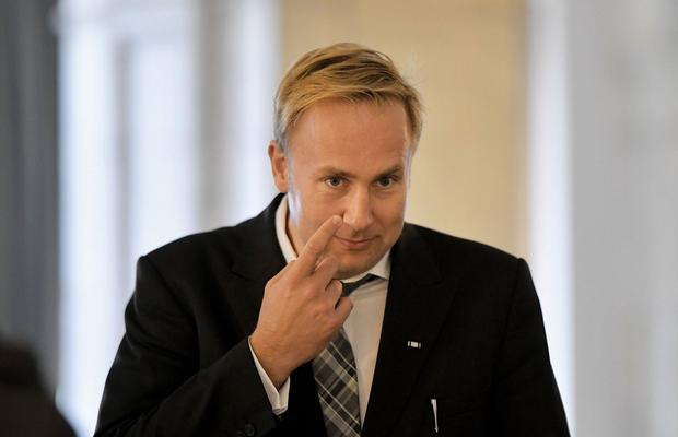 Cum a modificat Victor Costache un ordin de ministru, introducând doar trei clinici private, printre care Polisano Sibiu, pe lista spitalelor care pot lua bani publici din ATI!