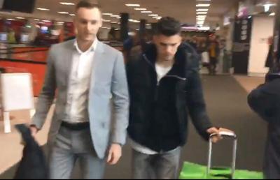IANIS HAGI LA RANGERS // VIDEO Ianis, luat la ochi! Detaliul observat de un fan la sosirea românului în Scoția: „Să-i spună cineva să renunțe la asta!”