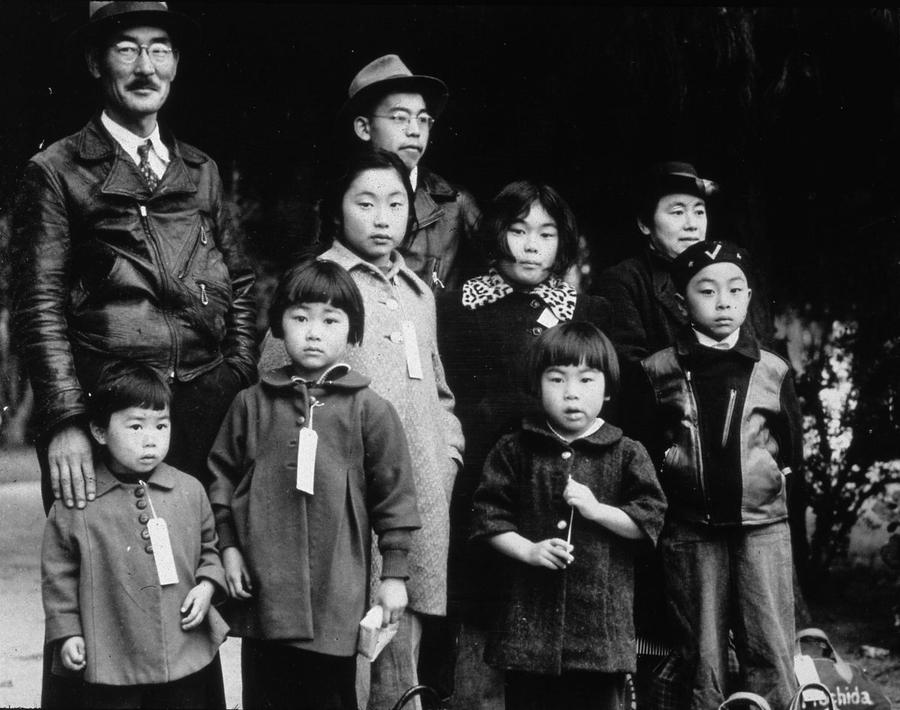 Povestea redutabilei echipei de fotbal construite de americanii de origine japoneză încarcerați în SUA, în timpul celui de-Al Doilea Război Mondial