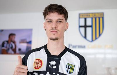 Mesajul lui Laurențiu Reghecampf pentru Dennis Man după transferul la Parma: „Trebuie să se descurce de 100 de ori mai bine decât a făcut-o la Steaua”