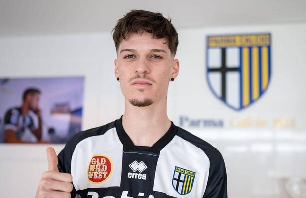 Mesajul lui Laurențiu Reghecampf pentru Dennis Man după transferul la Parma: „Trebuie să se descurce de 100 de ori mai bine decât a făcut-o la Steaua”