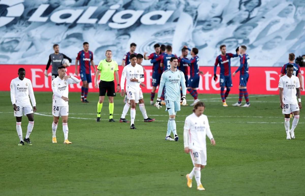 Zidane s-a enervat: „Spuneți-mi în față «Vrem să te înlocuim»!”